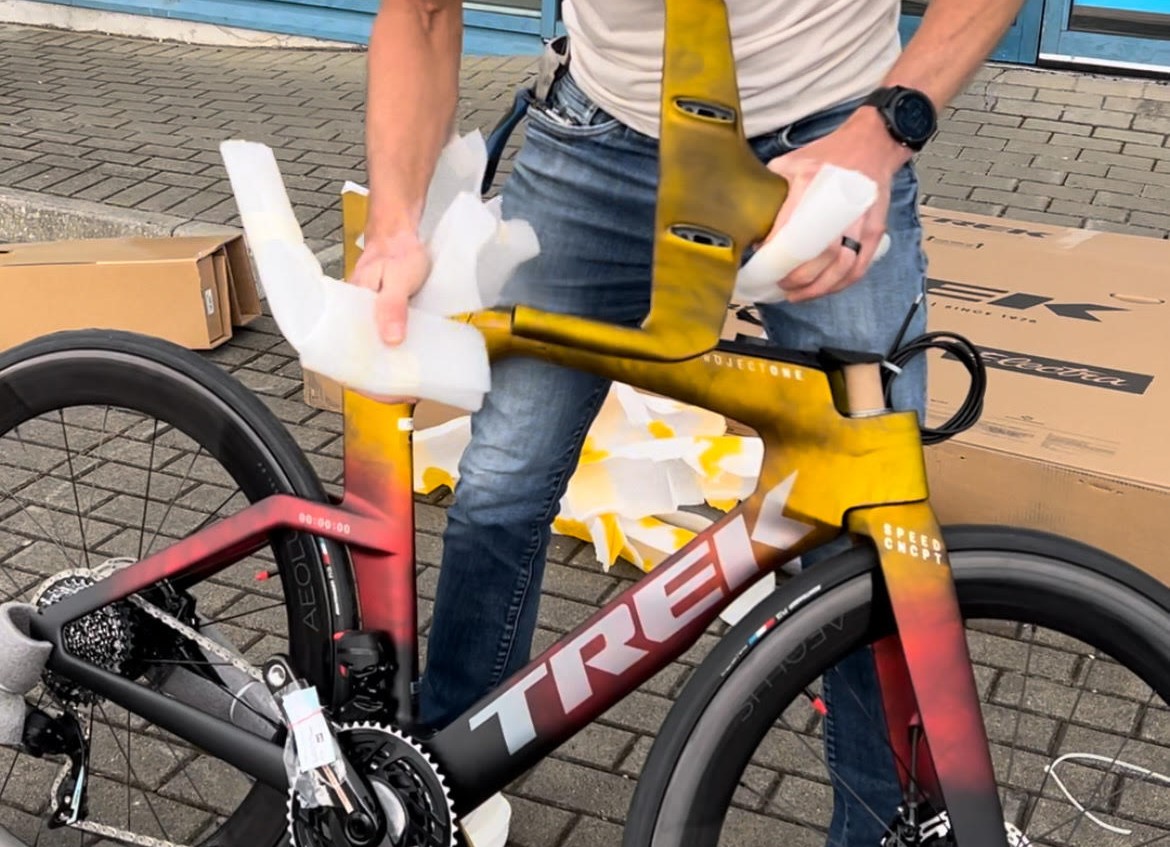 Unboxing: Video. Full Custom Project One Trek Speed Concept SLR Icon Real Smoke